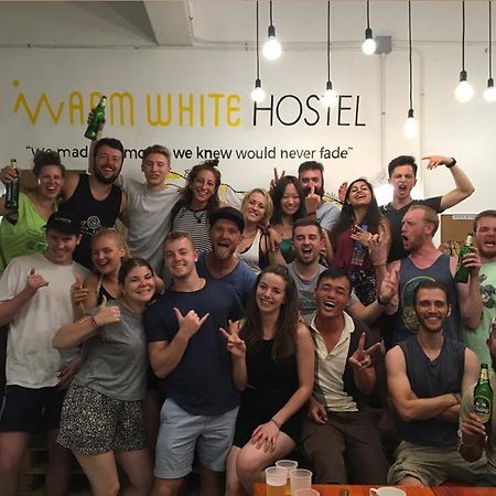 Warm White Hostel Бангкок Экстерьер фото