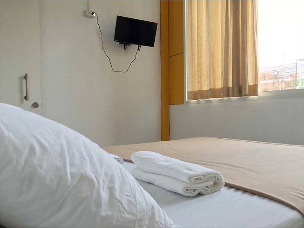 Warm White Hostel Бангкок Номер фото